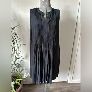 Old Navy Black Sleeveless Pleated Dress - Large
